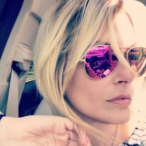 Meet your posher, Misti